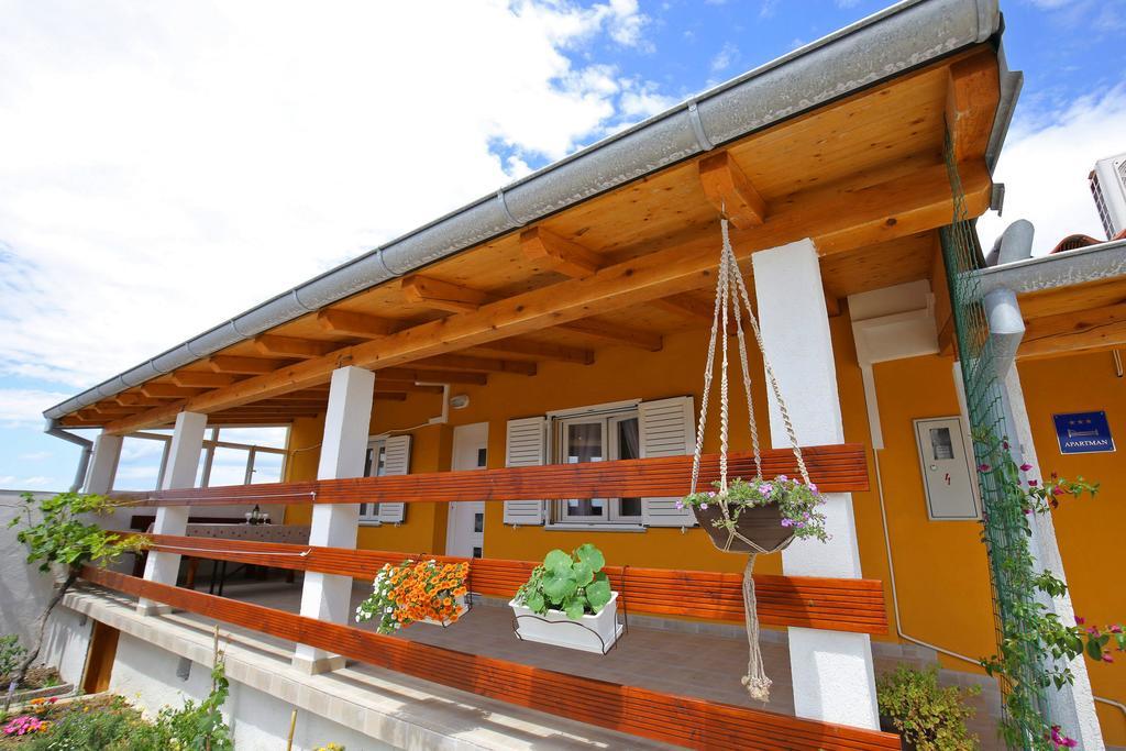 Apartment Marta Ražanac Exteriér fotografie